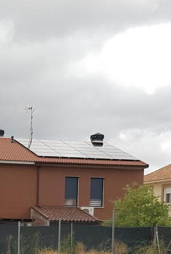 Paneles SUNPOWER y Futurasun-20190922_223600.jpg