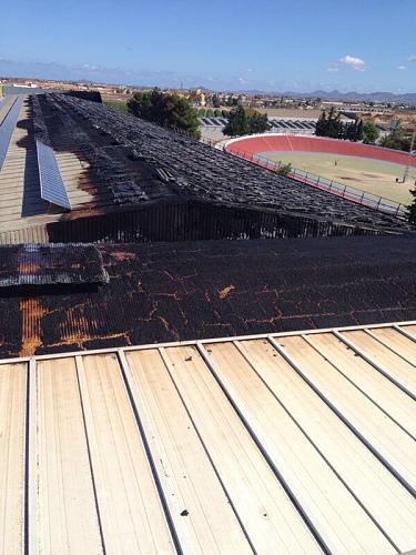 Arden 4000m2 conectados a red en Torre Pacheco, Murcia.-techo-solar-incendiado-torre-pacheco.-murcia..jpg