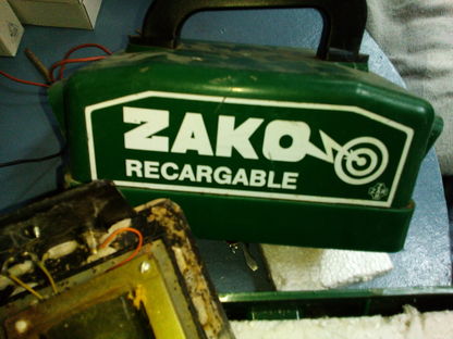 PASTOR ELÉCTRICO 12 V ZAKO RECARGABLE