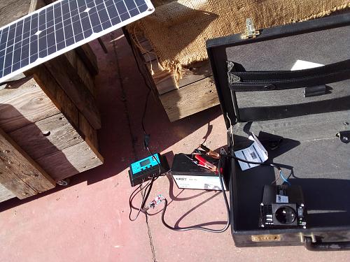 Maletin Solar Off-grid-detalle-sistema-fuera-del-maletin.jpg