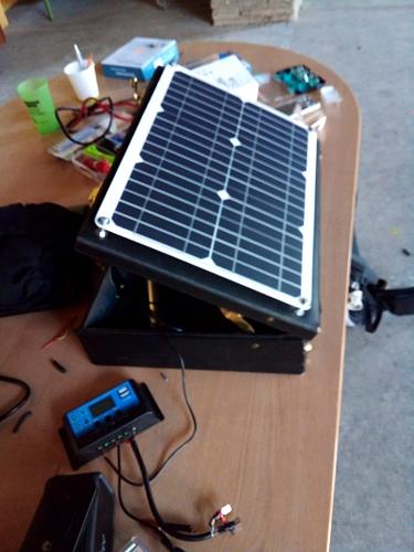 Maletin Solar Off-grid-maletin-placa-2.jpg