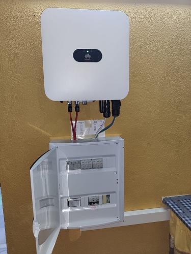 Instalacion reciente de 6 Kw en Cdiz (Fotografias)-inversor-cuadro-.jpg